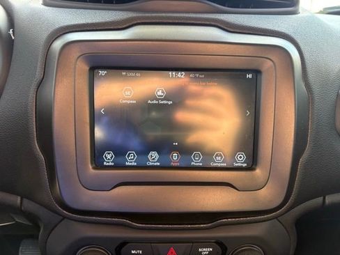 Used 2021 Jeep Renegade Latitude image 17