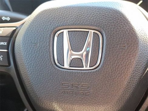 Used 2025 Honda HR-V LX image 24