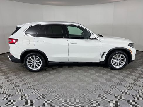 Certified 2023 BMW X5 xDrive40i w/ Premium Package image 3