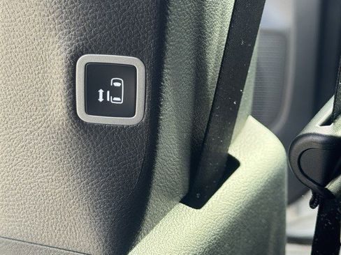 New 2026 Chrysler Pacifica Select image 35