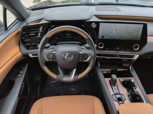 Used 2025 Lexus RX 350 Premium w/ Accessory Package (Z1) FWD image 17