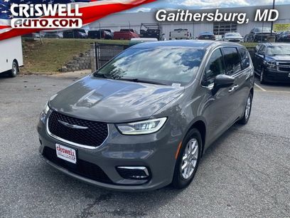 Used 2023 Chrysler Pacifica Touring-L