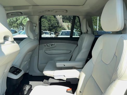 Used 2026 Volvo XC90 B6 Ultra image 16
