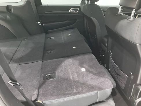 Used 2017 Jeep Grand Cherokee Laredo image 18