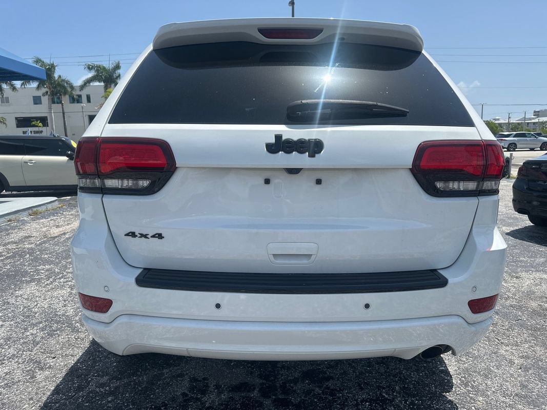 Used 2017 Jeep Grand Cherokee Altitude AWD/4WD image 6