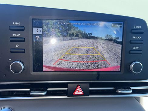 Certified 2025 Hyundai Elantra Sport image 15