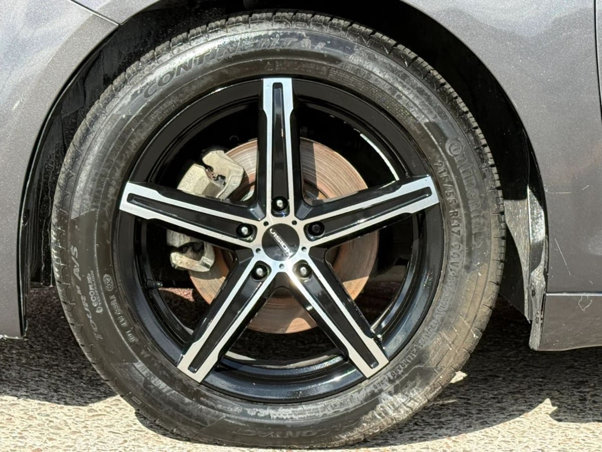 Used 2011 Chevrolet Malibu LT FWD image 27