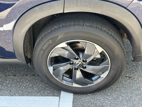 Certified 2025 Nissan Rogue SV AWD/4WD image 12