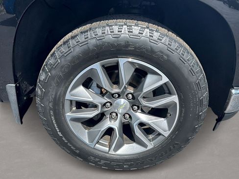 Used 2019 Chevrolet Silverado 1500 LT w/ All-Star Edition AWD/4WD image 3