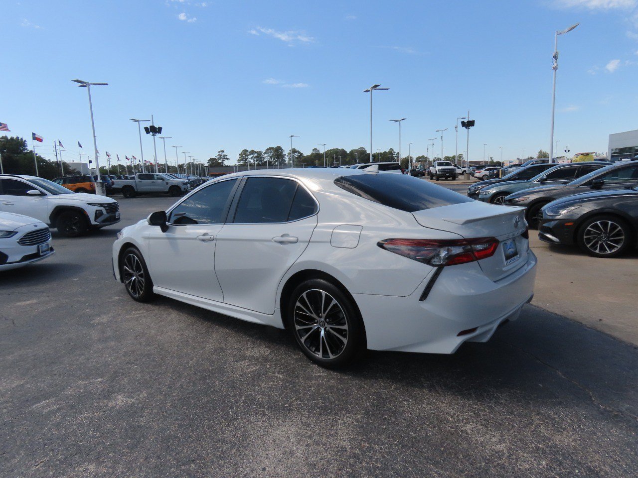 Used 2023 Toyota Camry SE FWD image 15