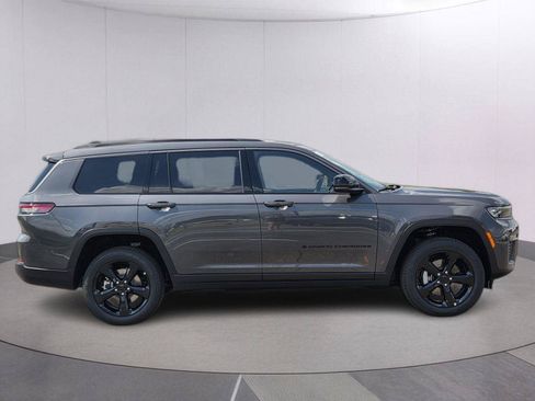 New 2026 Jeep Grand Cherokee L Limited w/ Limited Altitude Package RWD image 4