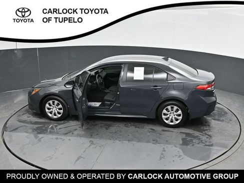 Used 2025 Toyota Corolla LE FWD image 35
