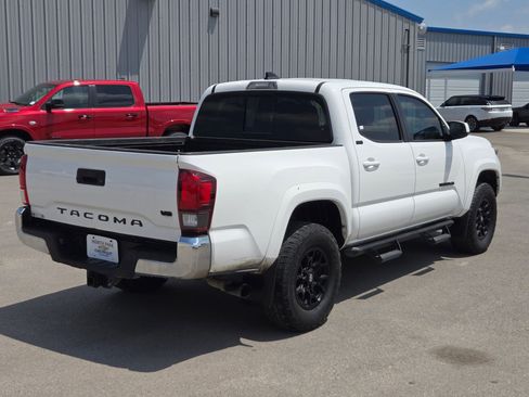 Used 2021 Toyota Tacoma SR5 RWD image 3