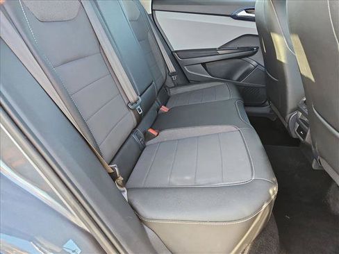 Used 2024 Volkswagen Taos SE FWD image 19