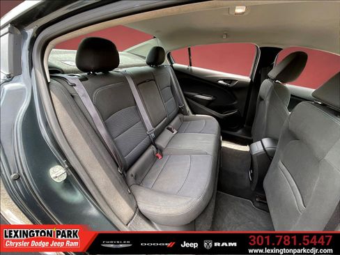 Used 2017 Chevrolet Cruze LT FWD image 24