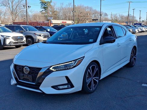 Used 2021 Nissan Sentra SR w/ SR Premium Package image 3