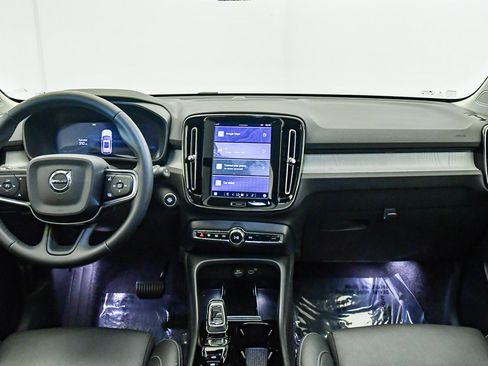 Certified 2025 Volvo XC40 B5 Ultra w/ Climate Package image 15