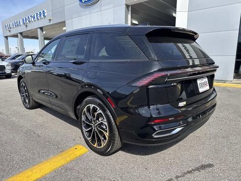 New 2026 Lincoln Nautilus Reserve image 5