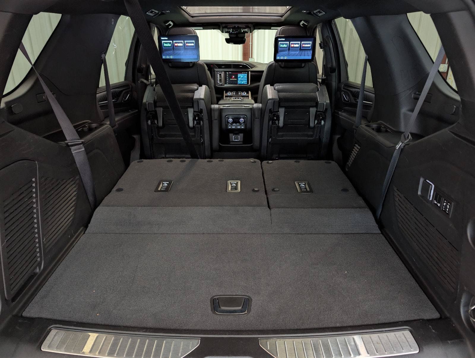 Used 2023 GMC Yukon Denali w/ Advanced Technology Package AWD/4WD image 49