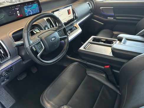 Certified 2025 Ford Expedition Max Platinum AWD/4WD image 12