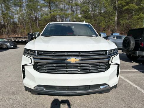 Used 2023 Chevrolet Suburban Premier image 2