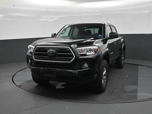Used 2019 Toyota Tacoma SR5 AWD/4WD image 5