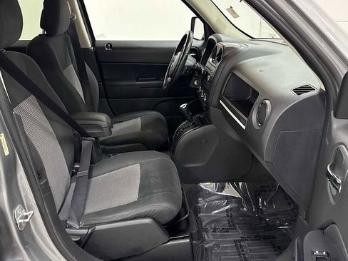 Used 2014 Jeep Patriot Latitude image 27