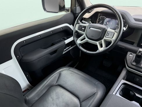 Used 2023 Land Rover Defender 90 S image 47