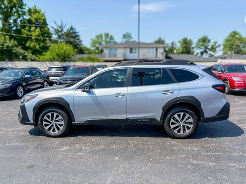 Used 2025 Subaru Outback Premium AWD/4WD image 5
