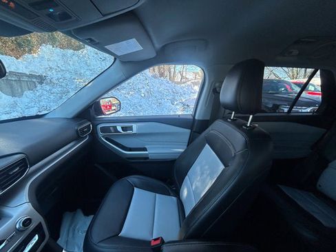 Used 2023 Ford Explorer XLT w/ Equipment Group 202A image 20