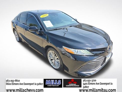 Used 2019 Toyota Camry XLE w/ Carpet Mat Package FWD image 8