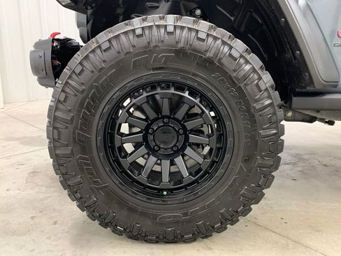 Used 2024 Jeep Gladiator Rubicon w/ Safety Group image 2