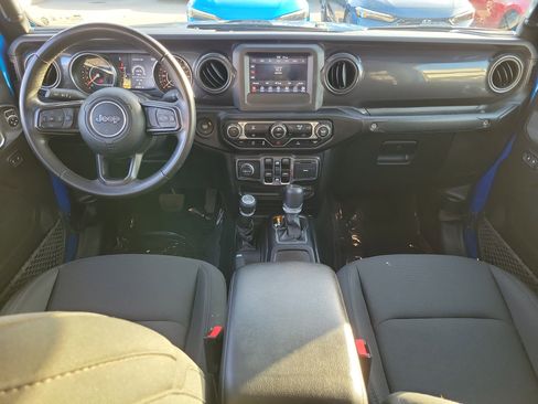 Used 2022 Jeep Gladiator Sport image 17
