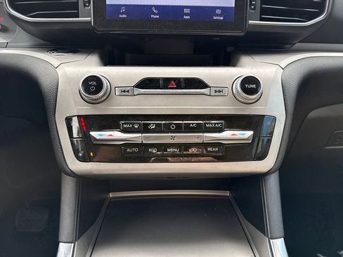 Used 2023 Ford Explorer XLT w/ Equipment Group 202A image 22