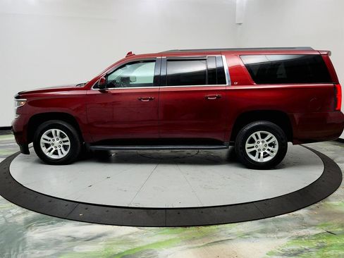 Used 2019 Chevrolet Suburban LT RWD image 8
