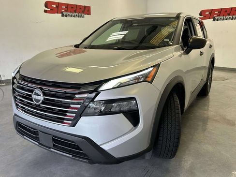 Used 2024 Nissan Rogue S AWD/4WD image 7