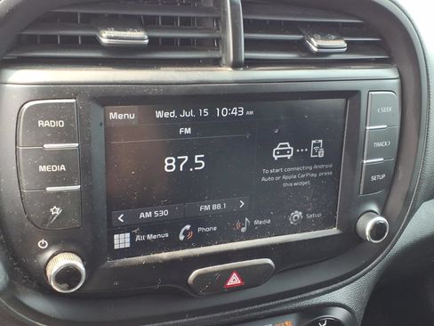 Used 2023 Kia Soul LX FWD image 17