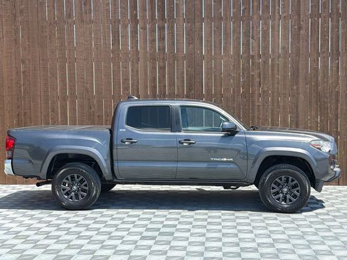 Used 2020 Toyota Tacoma SR5 AWD/4WD image 10