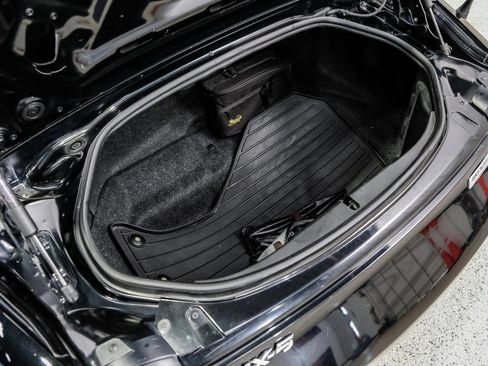 Used 2018 MAZDA MX-5 Miata RF Grand Touring RWD image 58