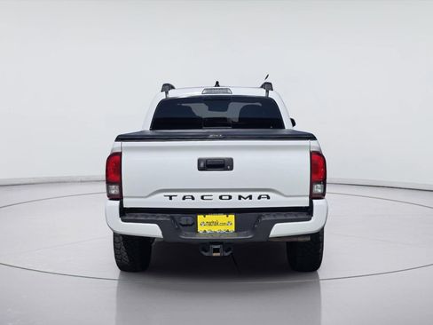 Used 2022 Toyota Tacoma TRD Sport AWD/4WD image 7