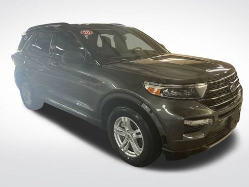 Used 2020 Ford Explorer XLT w/ Equipment Group 202A AWD/4WD image 8