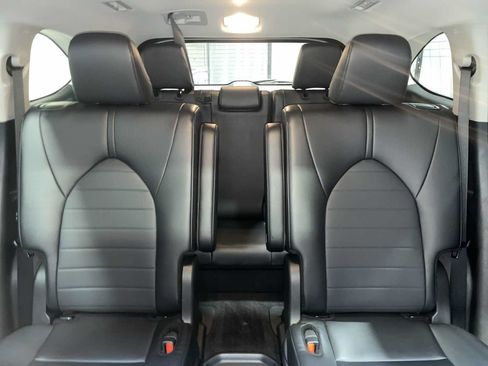 Used 2024 Toyota Highlander XLE AWD/4WD image 22