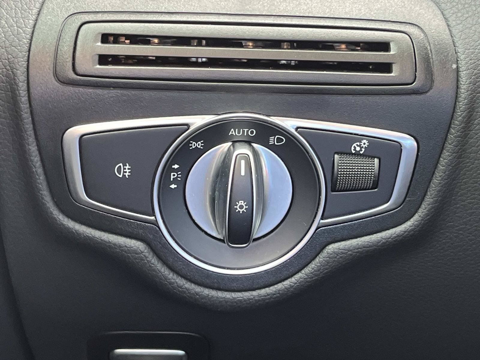 Certified 2022 Mercedes-Benz GLC 43 AMG 4MATIC image 39