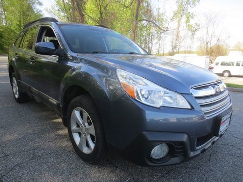 Used 2013 Subaru Outback 2.5i Premium w/ All-Weather Pkg AWD/4WD image 2