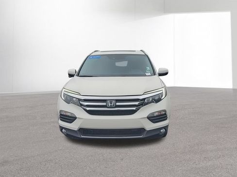 Used 2018 Honda Pilot Touring image 3