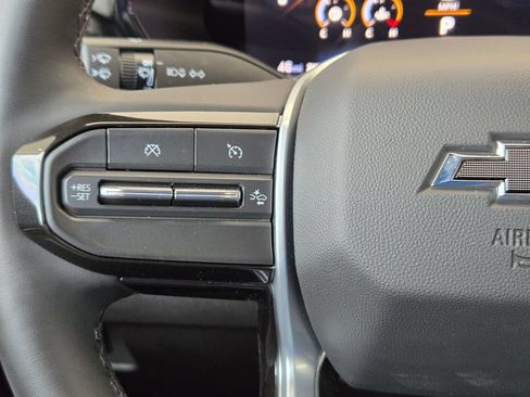 Used 2026 Chevrolet Colorado ZR2 w/ Technology Package AWD/4WD image 21