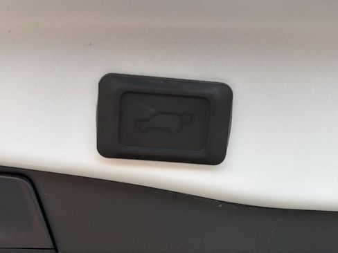 Certified 2025 Toyota RAV4 XLE w/ Convenience Package FWD image 34