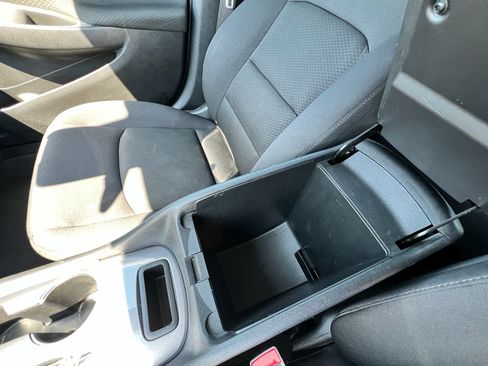 Used 2024 Chevrolet Malibu LT image 32