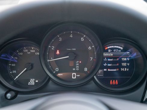 Certified 2026 Porsche Macan AWD/4WD image 15