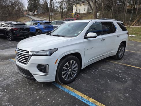 Used 2023 Chevrolet Traverse Premier image 4